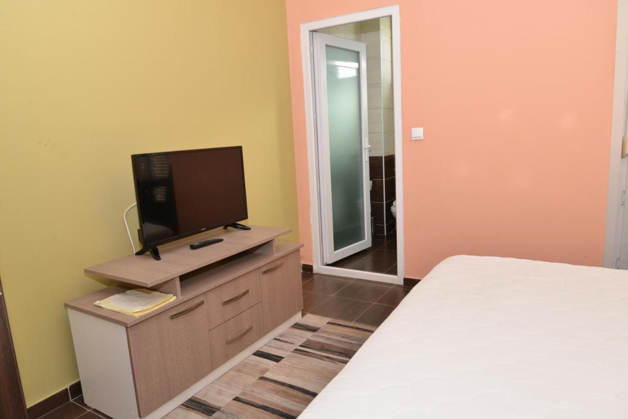 Hotel Konstantin Laplje Selo Esterno foto